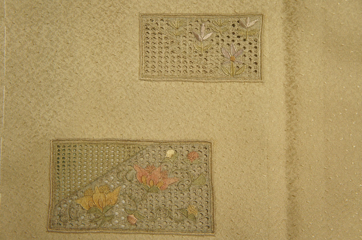 ヤフオク! - 特選利休白茶色スワトウ刺繍窓に花模様未着用訪... - 訪問着（$this->request->domain）